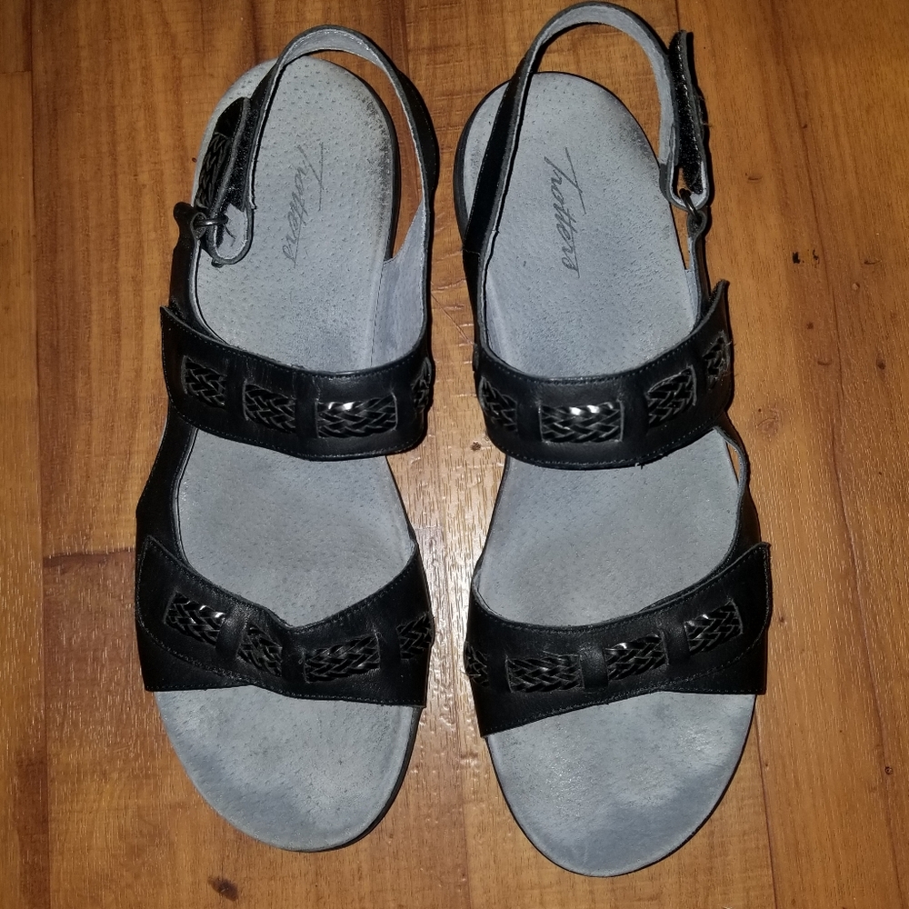 Trotters Leather Sandals